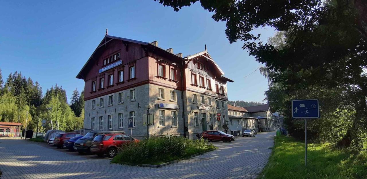 Železná RudaDopravna Alzbetin公寓式酒店 外观 照片